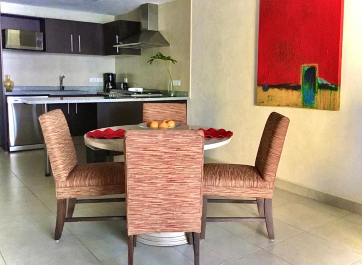 Apartamentos Grand Venetian Пуерто Валярта Екстериор снимка