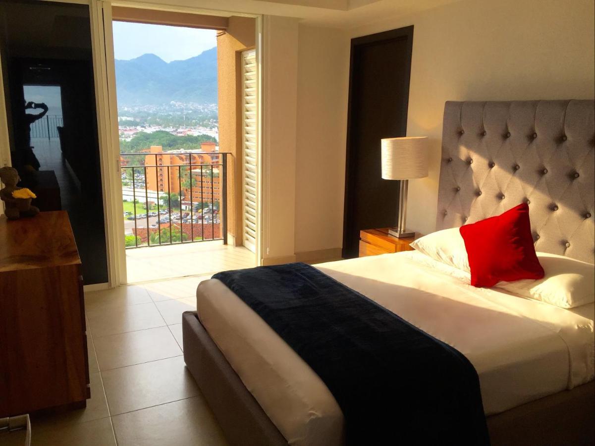 Apartamentos Grand Venetian Пуерто Валярта Екстериор снимка